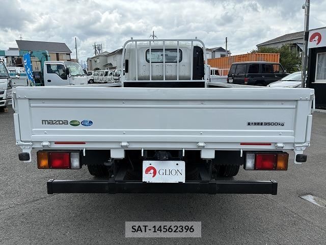 Mazda TITAN 2023-06 8373901-6