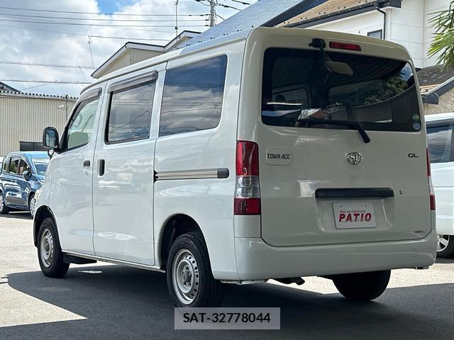 Toyota TOWNACE VAN 2019-07 8372575-18
