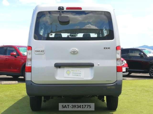 Toyota TOWNACE VAN 2022-02 8374032-17