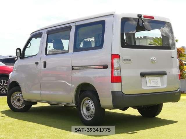 Toyota TOWNACE VAN 2022-02 8374032-3