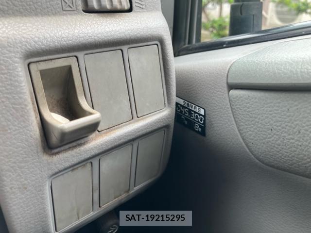 Toyota TOYOACE 2002-07 8372993-8