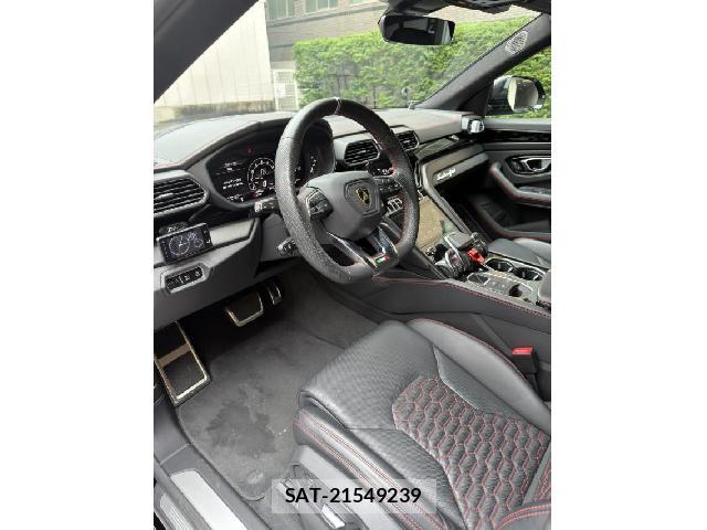 Lamborghini URUS 2023-01 8373768-5