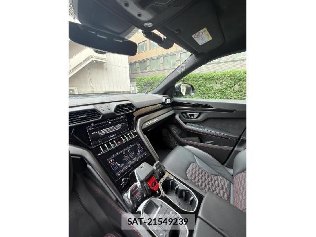 Lamborghini URUS 2023-01 8373768-6