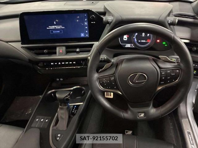 Lexus UX 2023-07 8373091-3