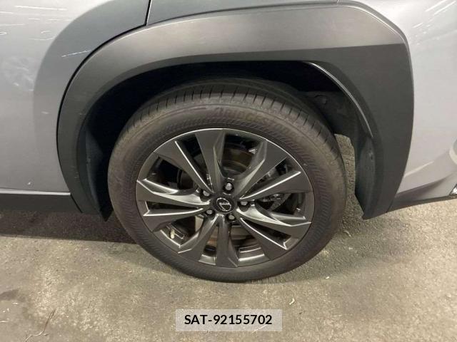 Lexus UX 2023-07 8373091-7