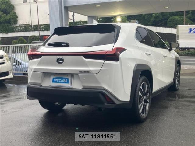 Lexus UX 2023-06 8373469-2