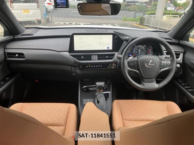 Lexus UX 2023-06 8373469-3