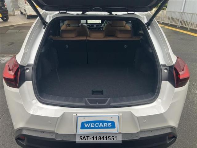 Lexus UX 2023-06 8373469-7