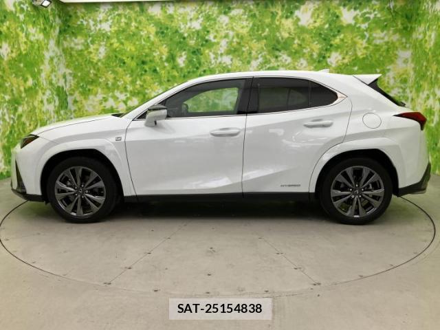Lexus UX 2020-02 8374079-1