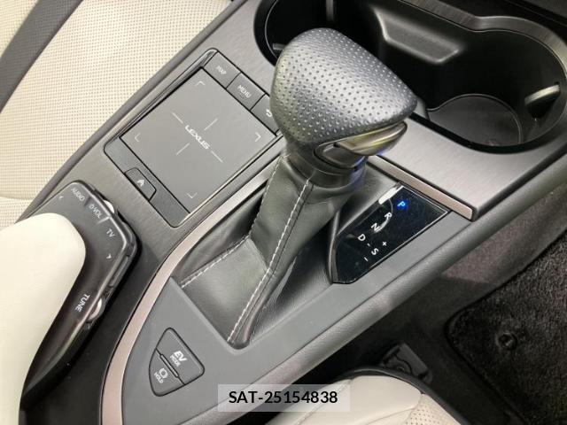 Lexus UX 2020-02 8374079-17