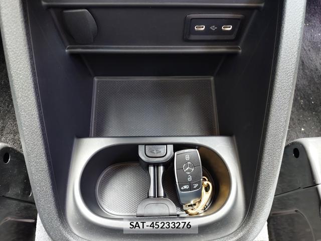 Mercedes Benz V-CLASS 2025-12 8372449-17