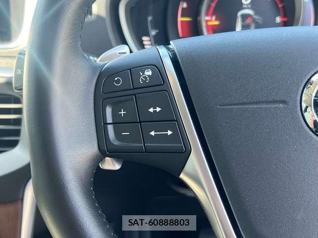 Volvo V40 2019-06 8373391-13
