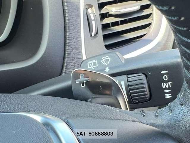 Volvo V40 2019-06 8373391-16