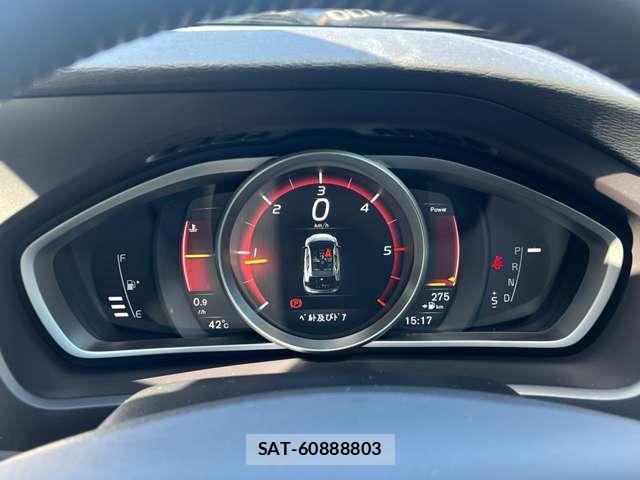 Volvo V40 2019-06 8373391-18