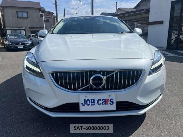 Volvo V40 2019-06 8373391-4