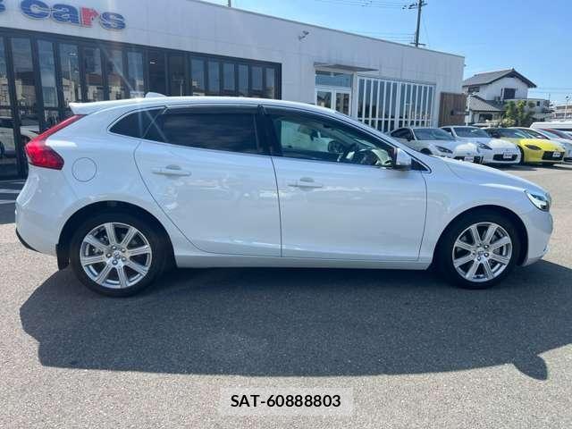 Volvo V40 2019-06 8373391-6