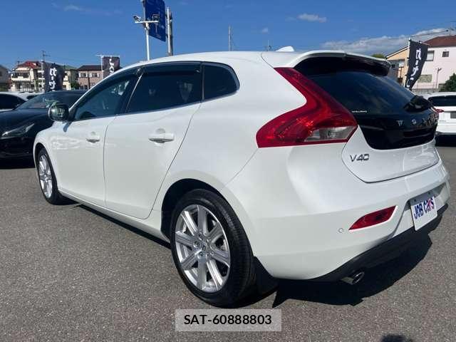 Volvo V40 2019-06 8373391-9
