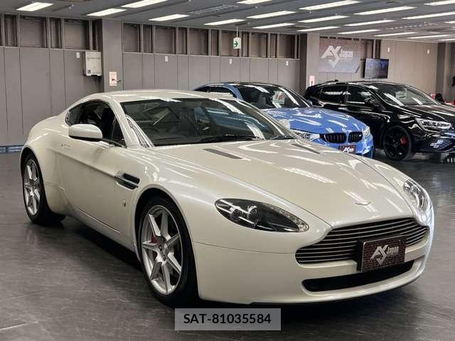 Aston Martin V8 2008-01 8374353-11