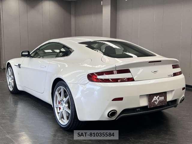 Aston Martin V8 2008-01 8374353-14