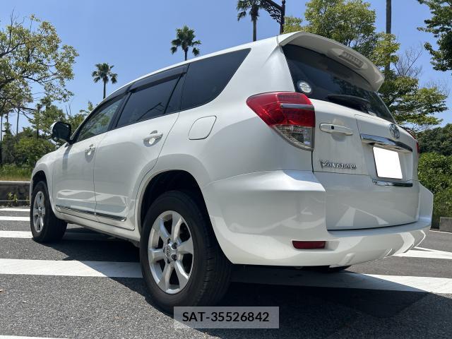 Toyota VANGUARD 2013-07 8372544-14