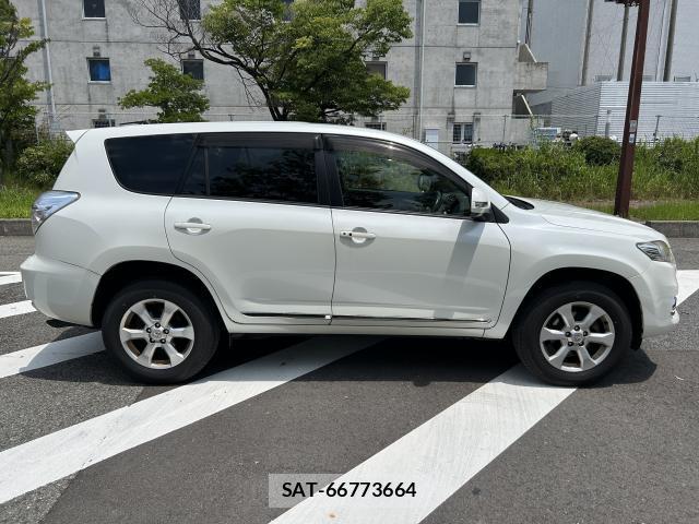 Toyota VANGUARD 2012-06 8372546-3