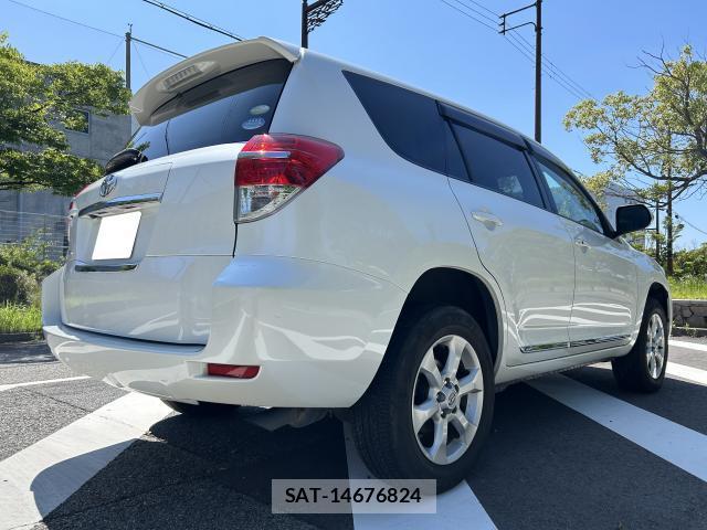 Toyota VANGUARD 2011-08 8372547-13