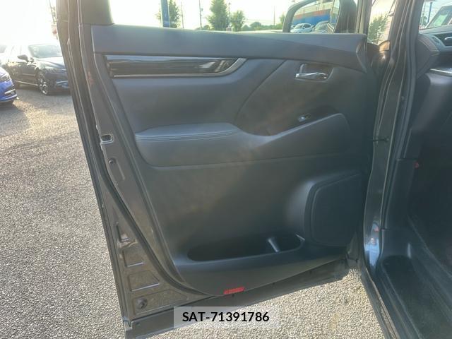 Toyota VELLFIRE 2017-06 8373272-9