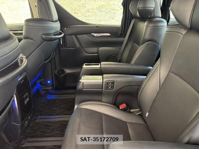 Toyota VELLFIRE 2018-01 8373338-12
