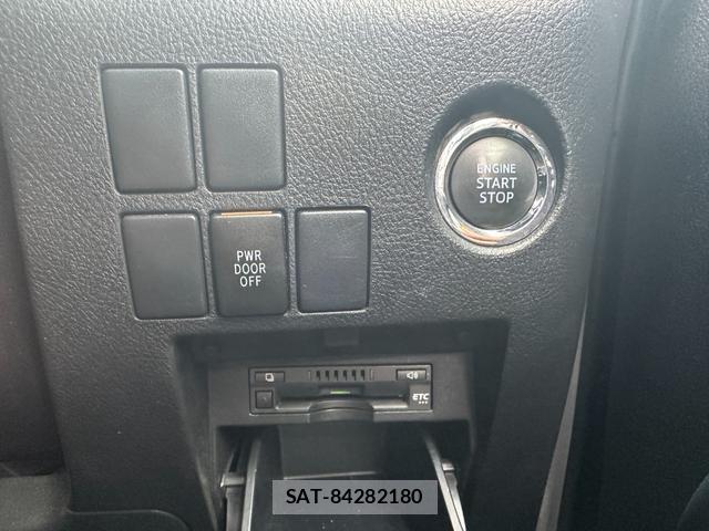 Toyota VELLFIRE 2017-12 8373998-9
