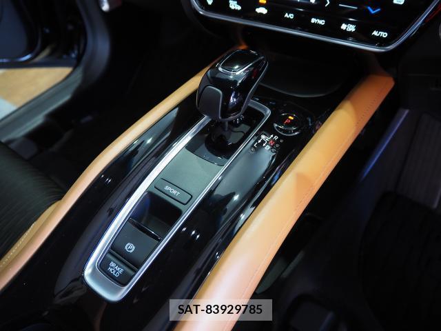Honda VEZEL 2018-09 8372563-14