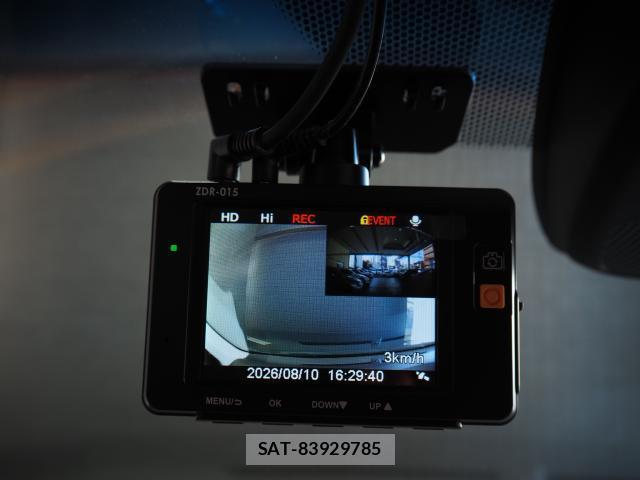 Honda VEZEL 2018-09 8372563-16