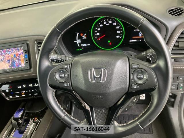 Honda VEZEL 2017-07 8372593-15
