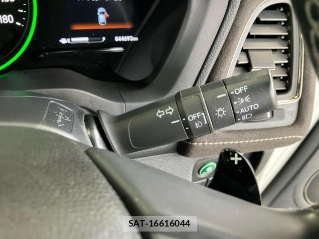 Honda VEZEL 2017-07 8372593-16