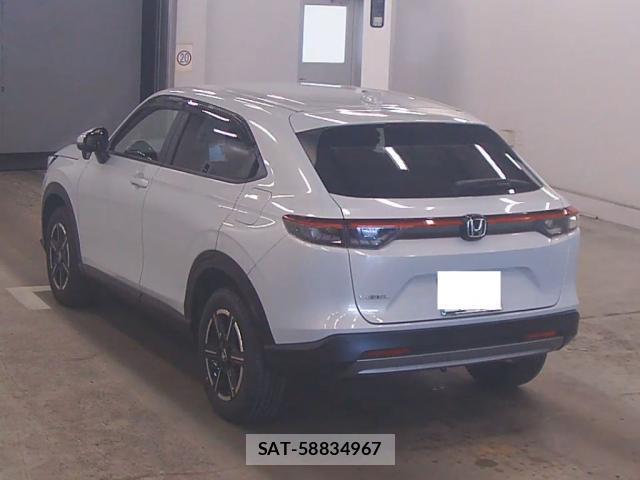 Honda VEZEL 2022-03 8372900-1