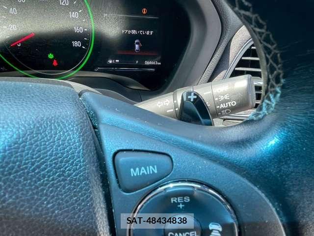 Honda VEZEL 2018-05 8373646-13