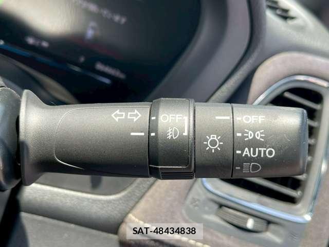 Honda VEZEL 2018-05 8373646-15