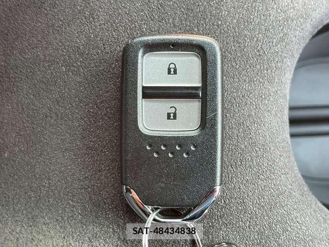Honda VEZEL 2018-05 8373646-17
