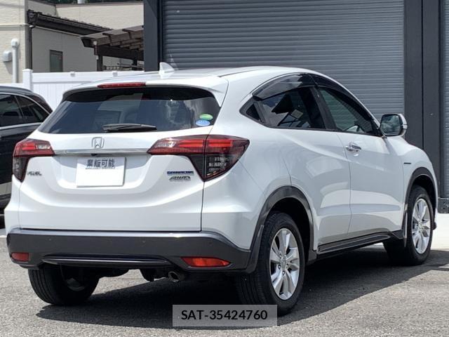 Honda VEZEL 2018-06 8373806-13