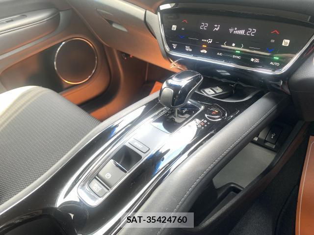 Honda VEZEL 2018-06 8373806-15