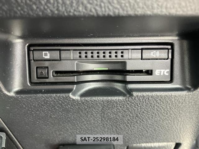 Toyota VITZ 2014-06 8372533-17