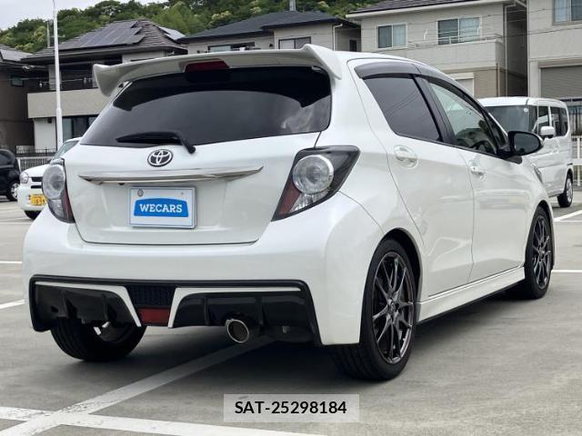 Toyota VITZ 2014-06 8372533-2