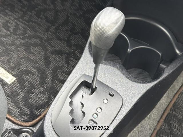 Toyota VITZ 2012-03 8374096-15