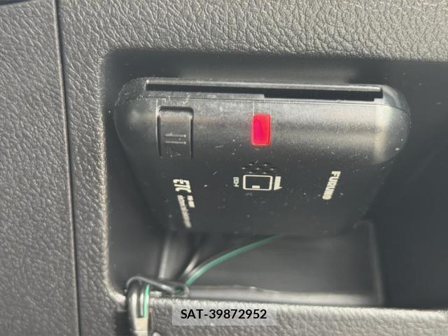 Toyota VITZ 2012-03 8374096-16