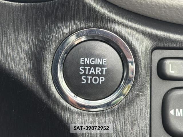 Toyota VITZ 2012-03 8374096-17