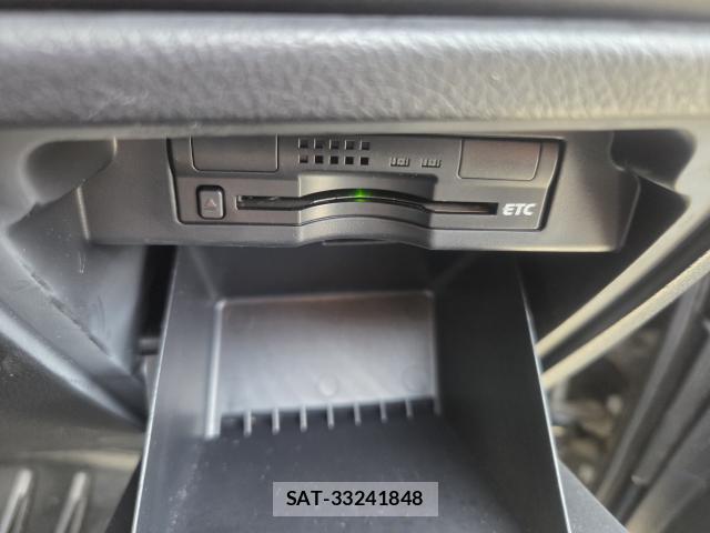 Toyota VOXY 2012-09 8372450-11