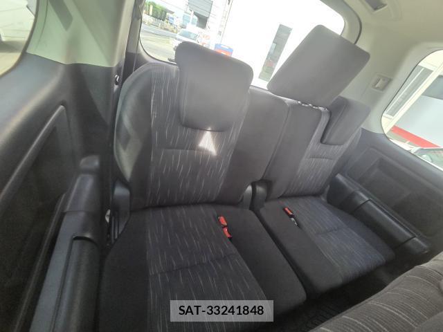 Toyota VOXY 2012-09 8372450-13
