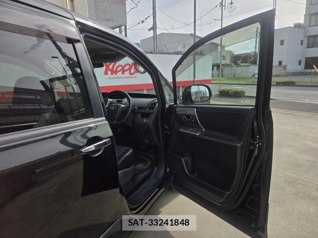Toyota VOXY 2012-09 8372450-3