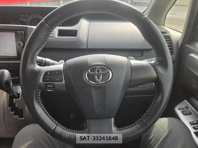 Toyota VOXY 2012-09 8372450-7
