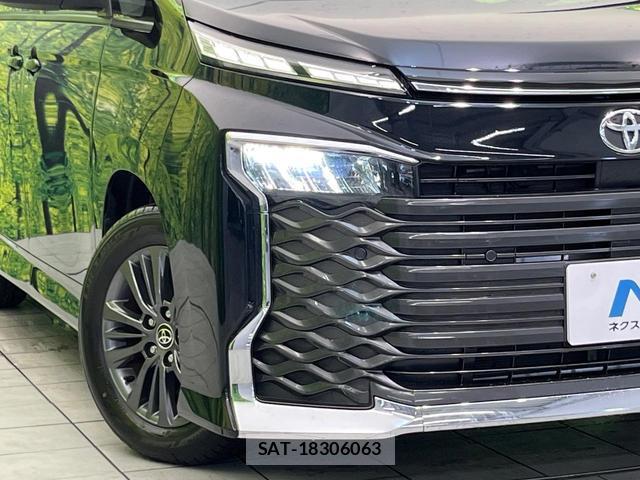 Toyota VOXY 2023 8372462-12