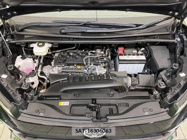 Toyota VOXY 2023 8372462-17